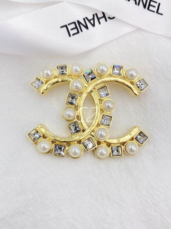 Chanel Brooch 526